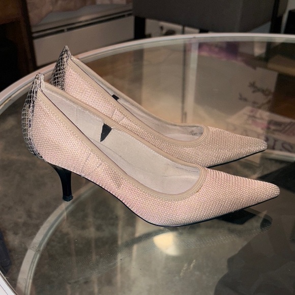 Tahari Cream Heels with Pointed Toe and Textured Finish - Picture 2 of 15
